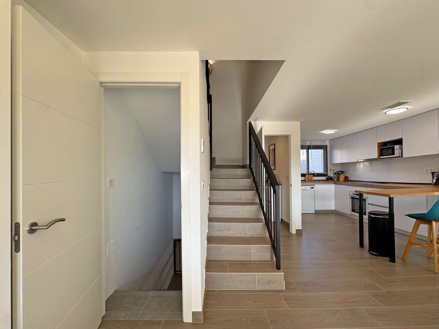 Chalet adosado de 2022 con piscina comunitaria en Santa Clara.