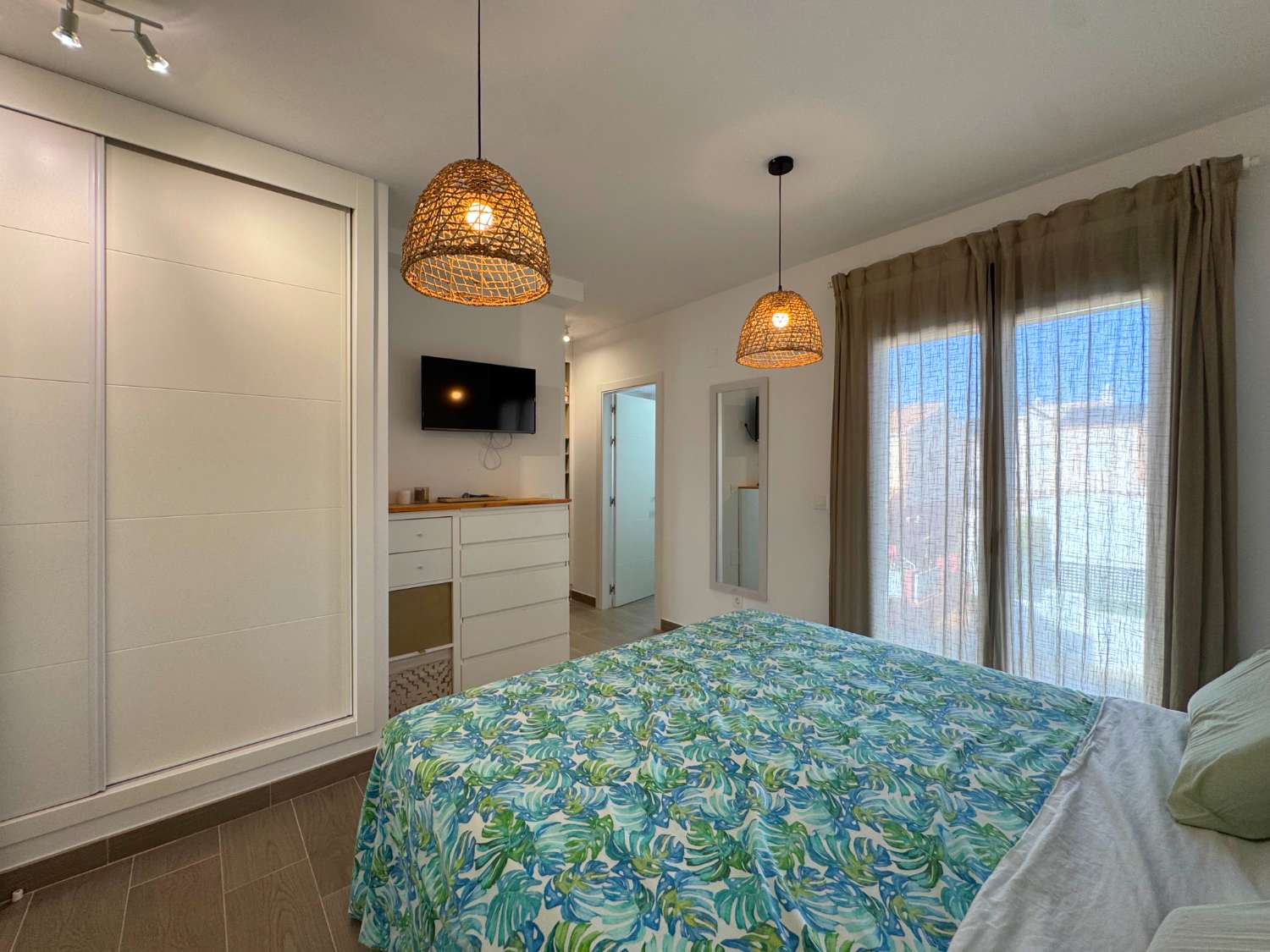 Chalet adosado de 2022 con piscina comunitaria en Santa Clara.