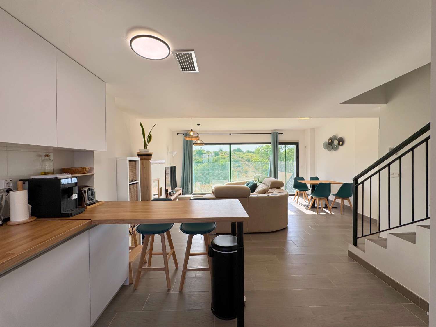 Chalet adosado de 2022 con piscina comunitaria en Santa Clara.