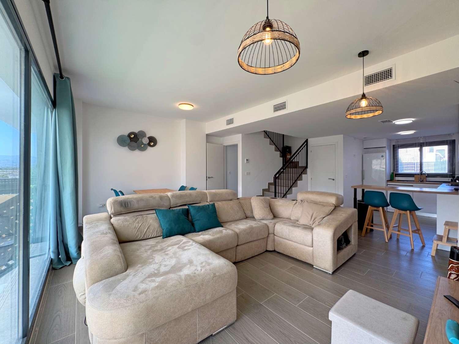 Chalet adosado de 2022 con piscina comunitaria en Santa Clara.