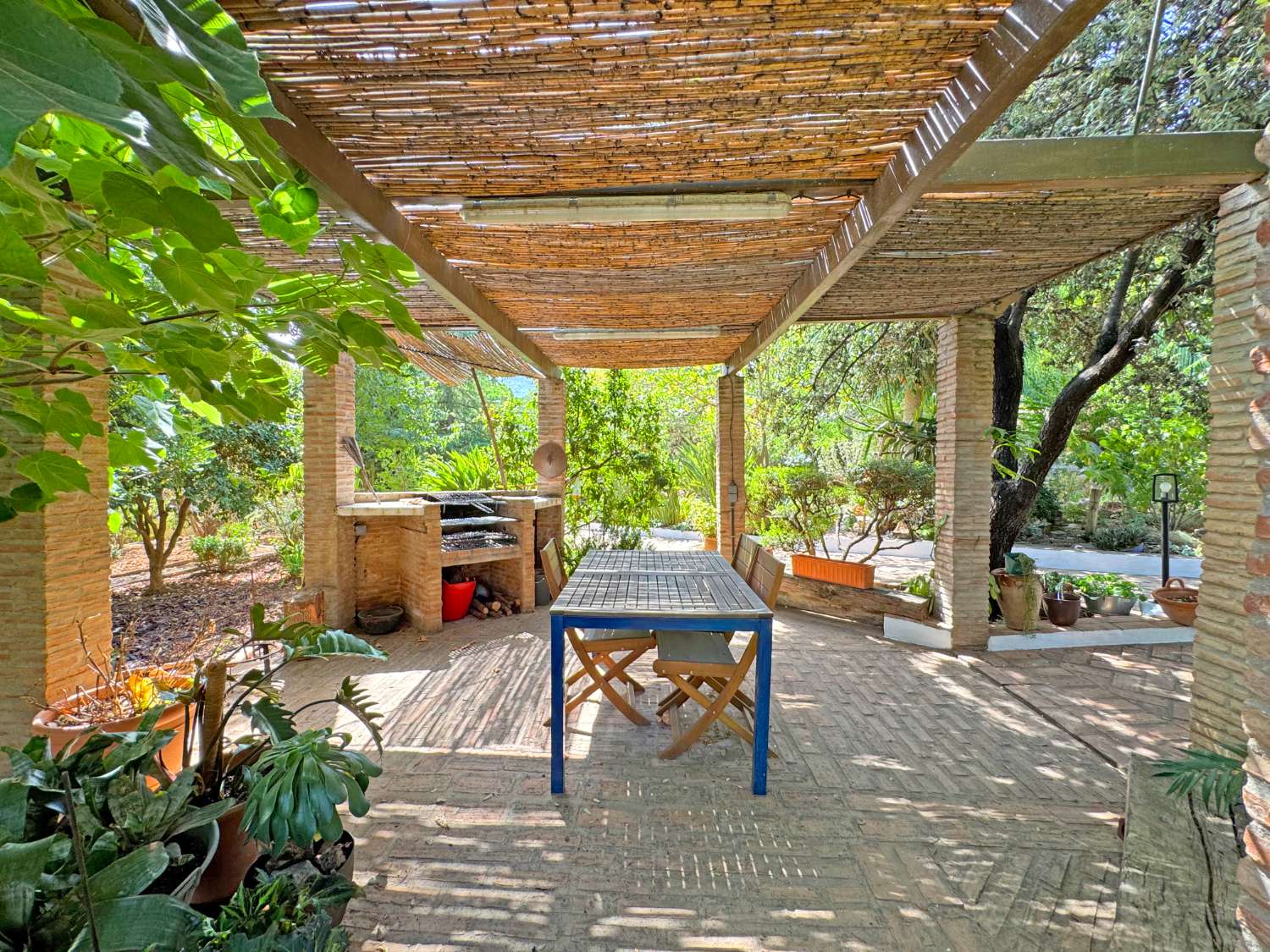 Maravillosa Villa mediterránea enclavada en un auténtico oasis de tranquilidad, privacidad y naturaleza.