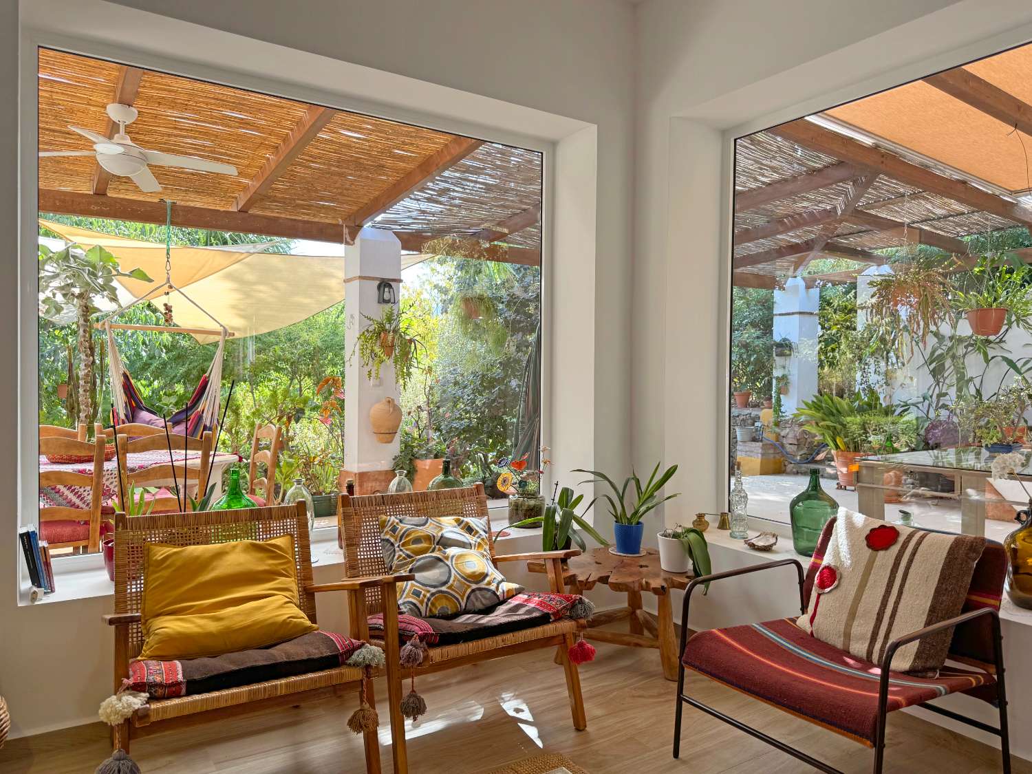 Maravillosa Villa mediterránea enclavada en un auténtico oasis de tranquilidad, privacidad y naturaleza.