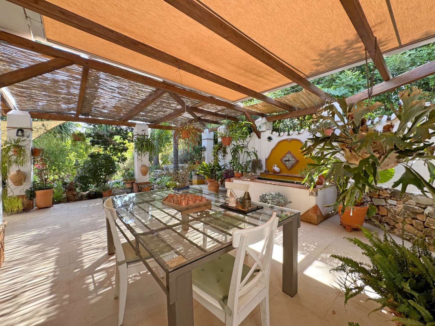 Maravillosa Villa mediterránea enclavada en un auténtico oasis de tranquilidad, privacidad y naturaleza.