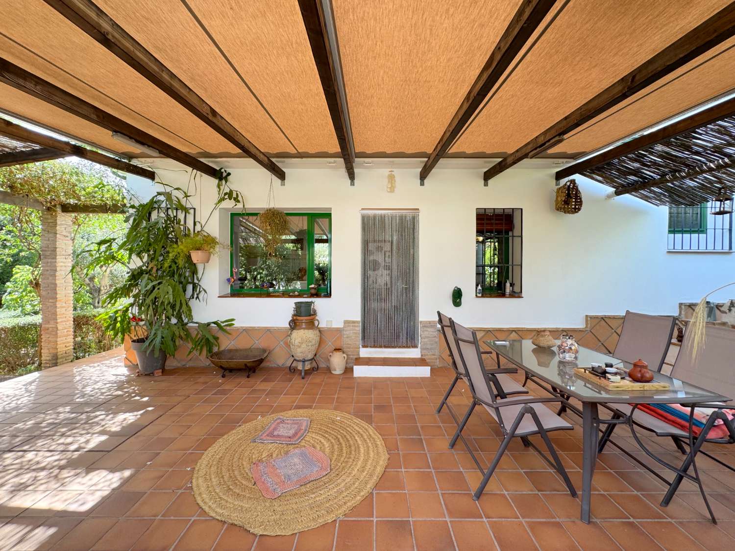 Maravillosa Villa mediterránea enclavada en un auténtico oasis de tranquilidad, privacidad y naturaleza.