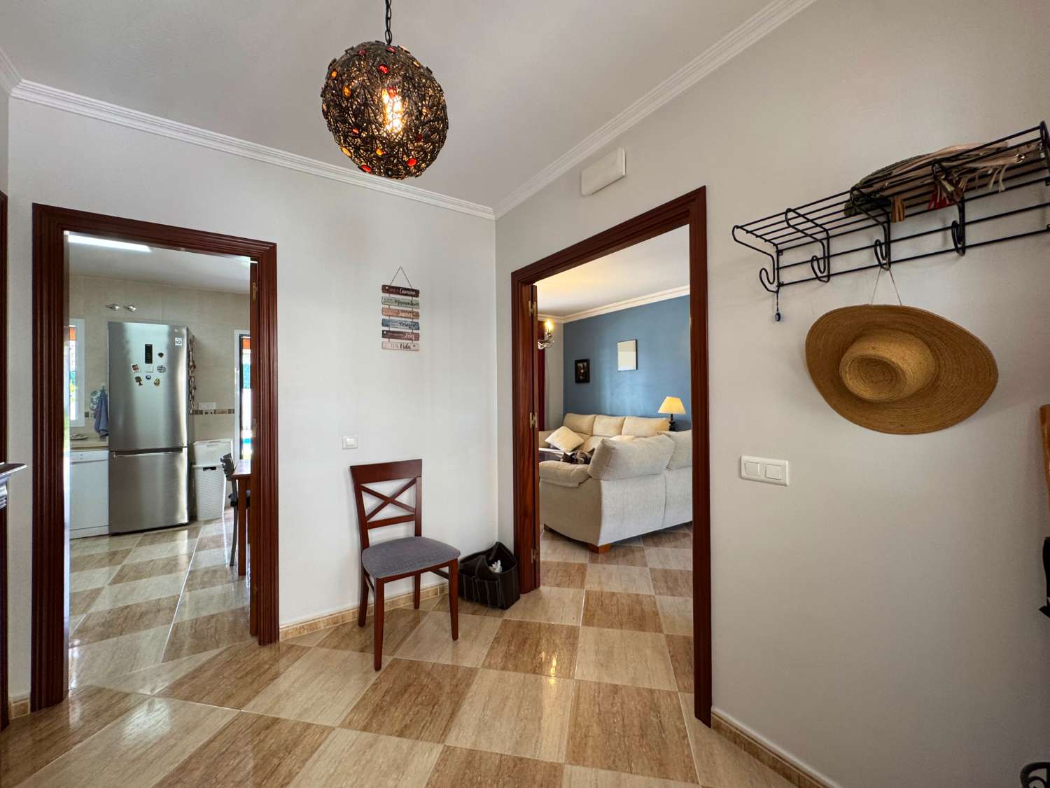 Impecable chalet independiente de una sola planta en excelente ubicación.