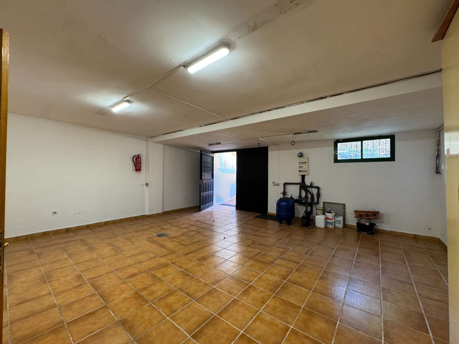 Chalet pareado con piscina en excelente ubicación
