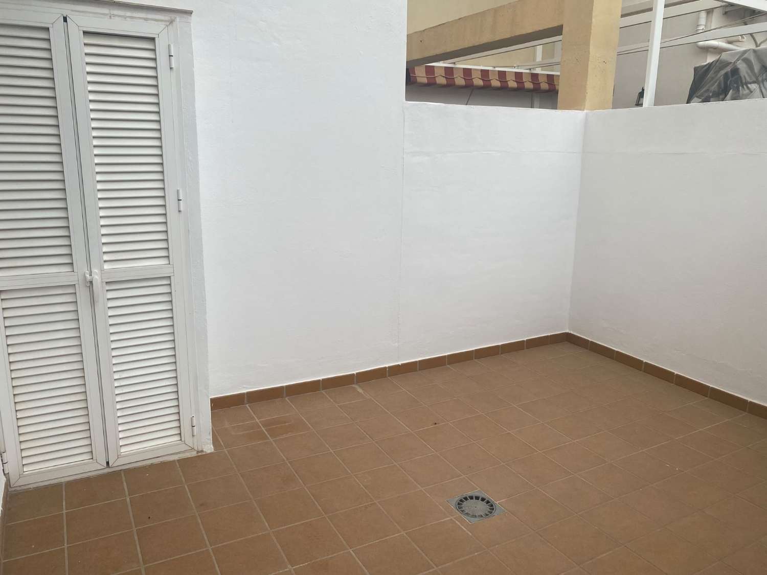 MAGNÍFICO ADOSADO EN ALQUILER EN ALHAURÍN DE LA TORRE CON PISCINA, GARAJE Y ESPACIO MULTIFUNCIONAL